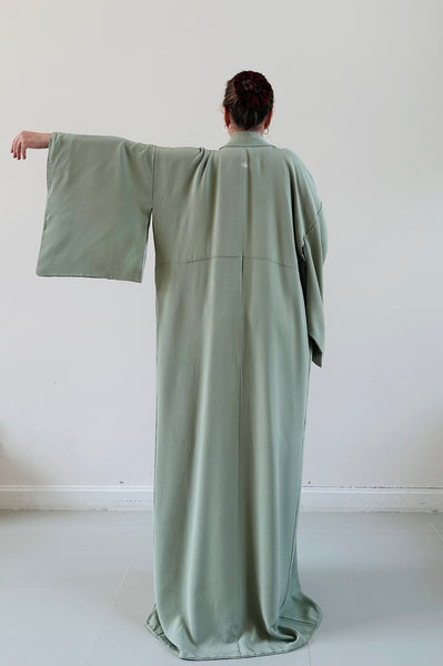 Silk Vintage Kimono (crepe de chine), Винтажное кимоно из шелка (крепдешин) в фисташковом цвете