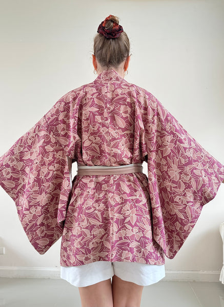 Silk Vintage Hahori Винтажное хаори из шелка в лиловом цвете с набивным абстрактным рисунком