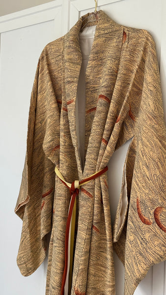 Silk Vintage Kimono Винтажное кимоно из шелка в цвете золота с орнаментом морской пучины