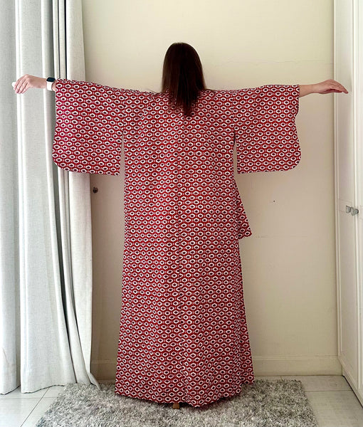 Silk Vintage Kimono Винтажное кимоно из хлопка в алом цвете с традиционным рисунком