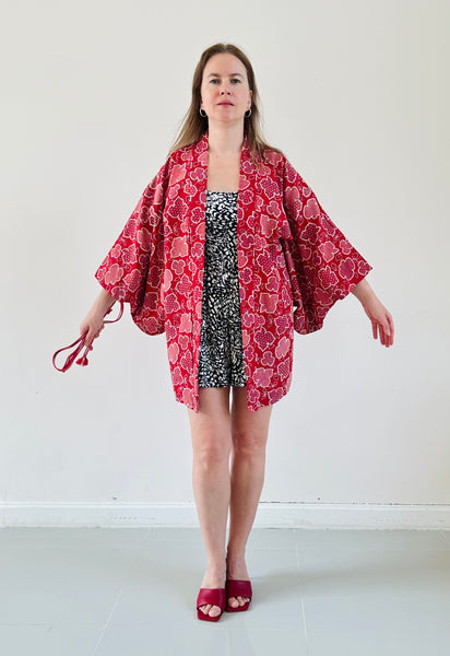 Silk Vintage Hahori Винтажное хаори из шелка в алом цвете с набивным цветочным рисунком