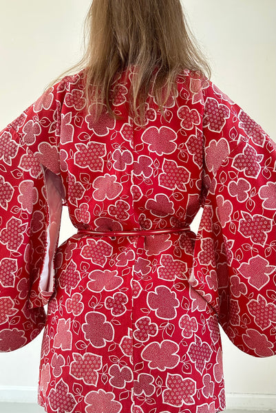 Silk Vintage Hahori Винтажное хаори из шелка в алом цвете с набивным цветочным рисунком