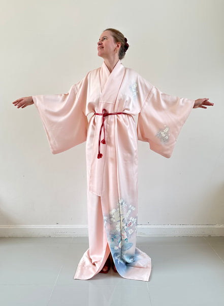 Silk Vintage Kimono (crepe de chine), Винтажное кимоно из шелка (крепдешин) в нежно-розовом цвете с рисунком