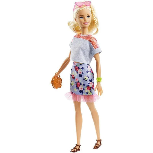 Mattel Barbie Fashionistas Doll & Fashions (FJF67) Кукла Барби "Модница" и модные наряды (модель FJF67)