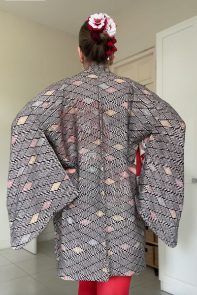Silk Vintage Hahori Винтажное хаори из крепдышина с графичным рисунком и вышевкой на спине