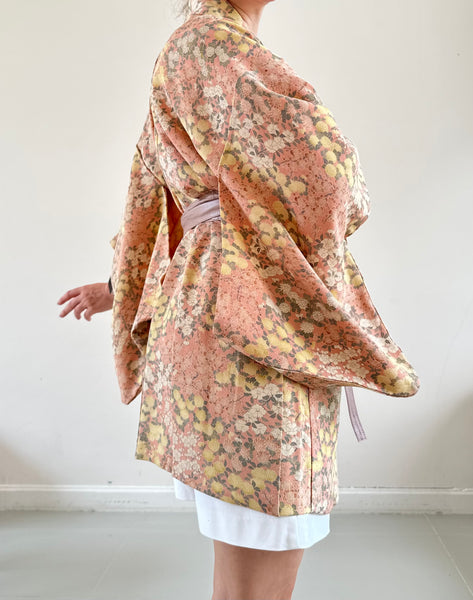 Silk Vintage Hahori Винтажное хаори из шелка в бежевом цвете с набивным цветочным рисунком