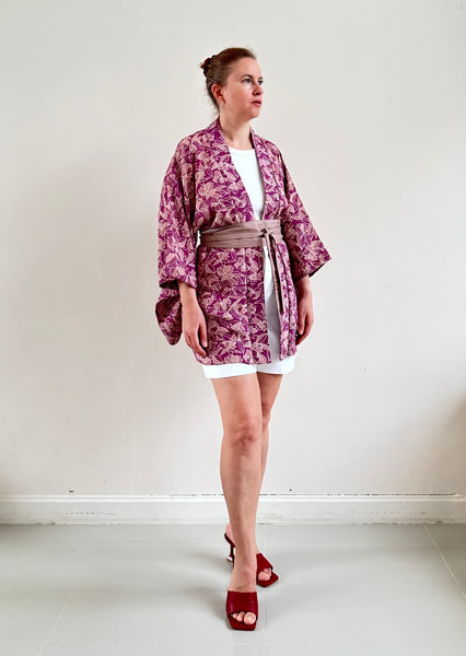 Silk Vintage Hahori Винтажное хаори из шелка в лиловом цвете с набивным абстрактным рисунком