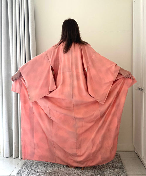 Silk Vintage Kimono Винтажное кимоно из шелка в розовом цвете из фактурной ткани "розовый лед"