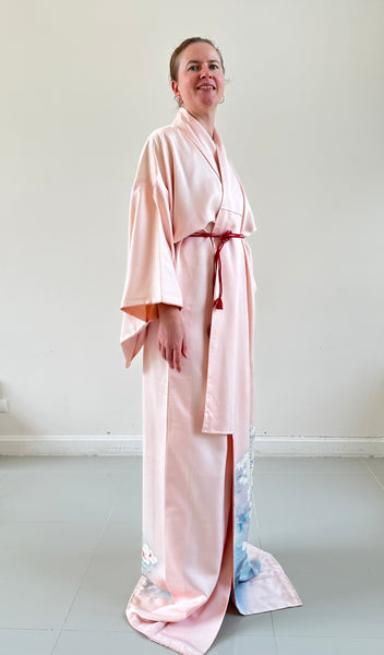 Silk Vintage Kimono (crepe de chine), Винтажное кимоно из шелка (крепдешин) в нежно-розовом цвете с рисунком