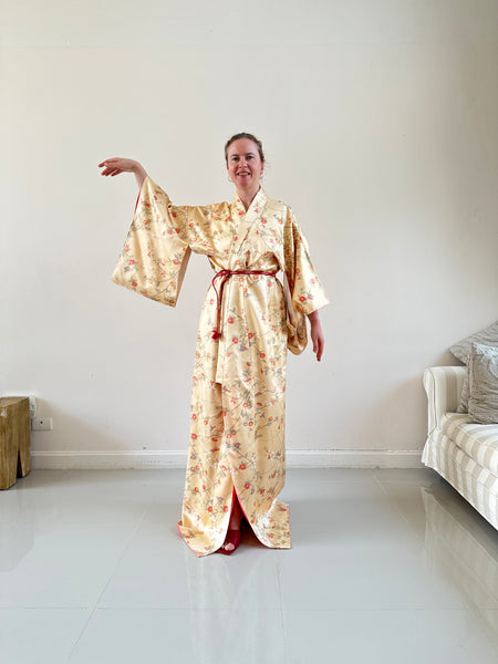 Silk Vintage Kimono (crepe de chine), Винтажное кимоно из шелка (крепдешин) в золотом цвете "Императрица"