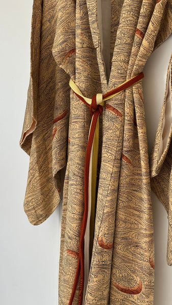 Silk Vintage Kimono Винтажное кимоно из шелка в цвете золота с орнаментом морской пучины