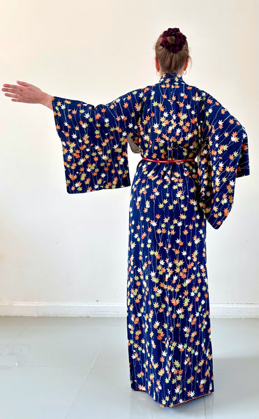 Silk Vintage Kimono (crepe de chine) in dark blue "scarlet maples", Винтажное кимоно из шелка (крепдешин) в темно-синем цвете "алые клены"