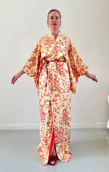 Silk Vintage Kimono (crepe de chine), Винтажное кимоно из шелка (крепдешин) с бледно-желтом цвете с красными кленами