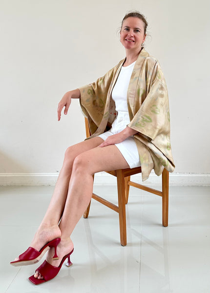 Silk Vintage Hahori Винтажное хаори из шелка в сливочном цвете с абстрактным рисунком