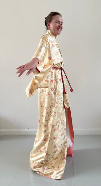 Silk Vintage Kimono (crepe de chine), Винтажное кимоно из шелка (крепдешин) в золотом цвете "Императрица"
