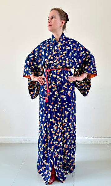 Silk Vintage Kimono (crepe de chine) in dark blue "scarlet maples", Винтажное кимоно из шелка (крепдешин) в темно-синем цвете "алые клены"
