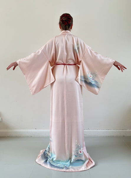 Silk Vintage Kimono (crepe de chine), Винтажное кимоно из шелка (крепдешин) в нежно-розовом цвете с рисунком