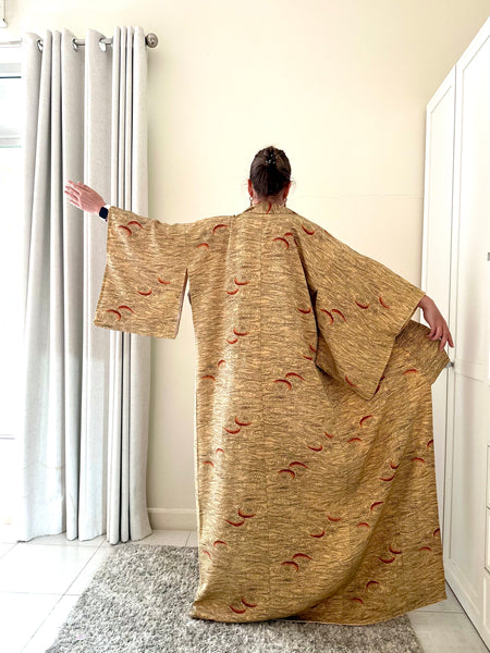 Silk Vintage Kimono Винтажное кимоно из шелка в цвете золота с орнаментом морской пучины