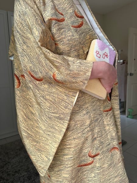 Silk Vintage Kimono Винтажное кимоно из шелка в цвете золота с орнаментом морской пучины