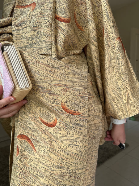 Silk Vintage Kimono Винтажное кимоно из шелка в цвете золота с орнаментом морской пучины