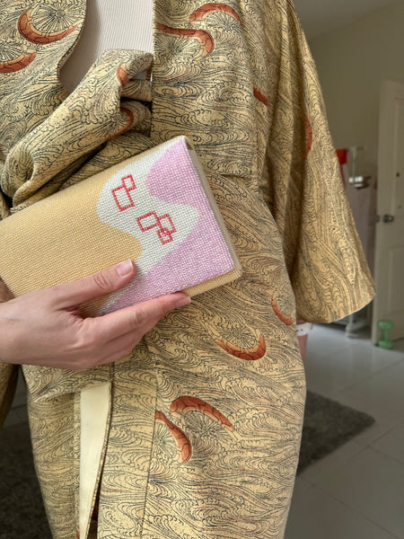 Silk Vintage Kimono Винтажное кимоно из шелка в цвете золота с орнаментом морской пучины